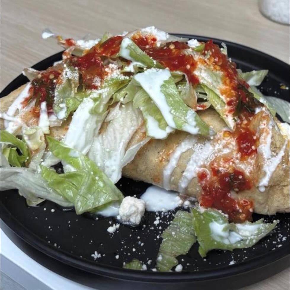 Quesadilla de Comal con Guisado