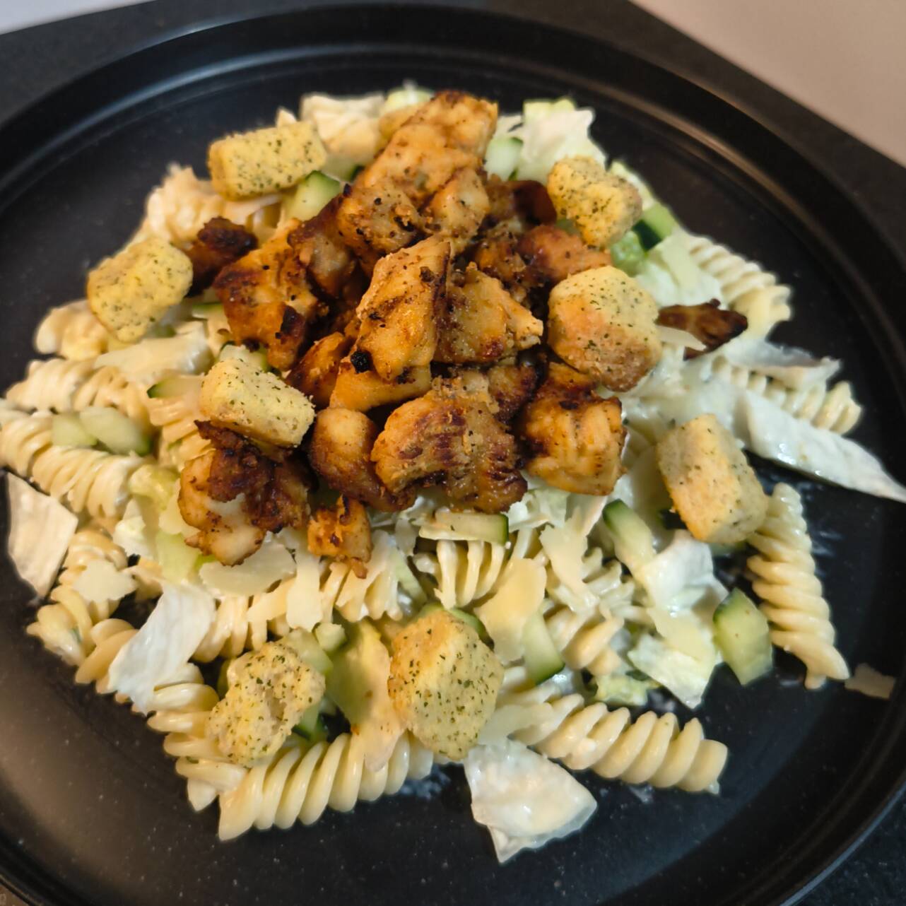 PASTA CON LECHUGA Y POLLO