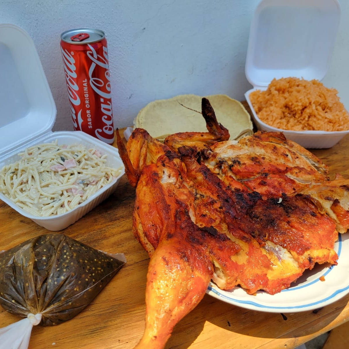 Pollo Asado Al Carbon Completo Con Arroz, Salsa Y