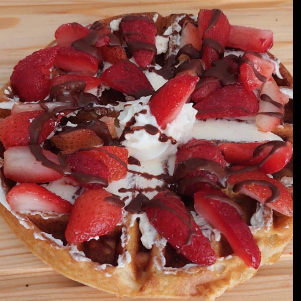 Wafle de Fresas con Crema