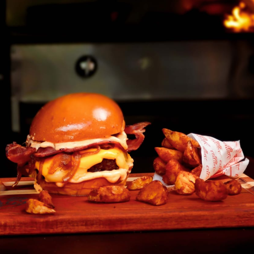 Hamburguesa Angus Berraca con papas