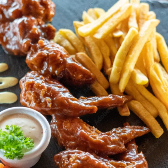 Combo 5 Alitas y Papas Gajo