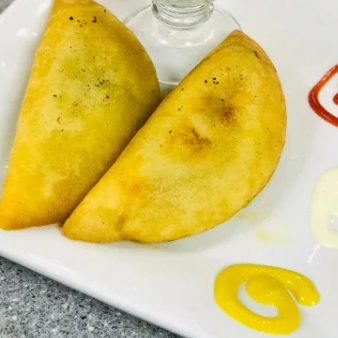 Empanada de Jamón y Queso