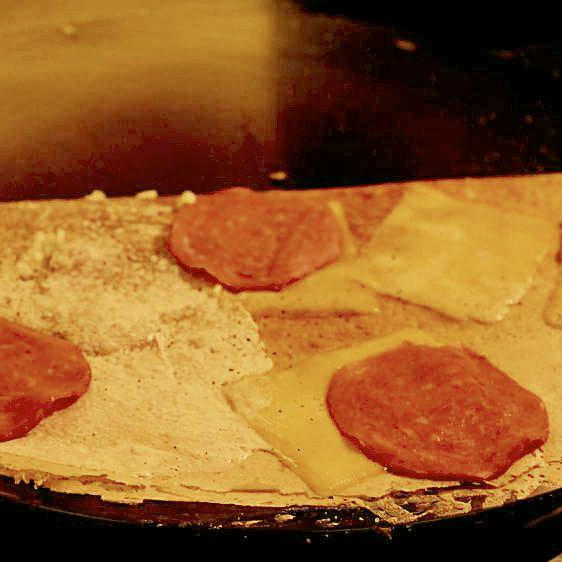 Salami con Dos Quesos