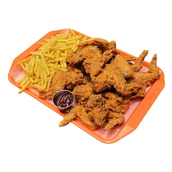 8 Alas con Papas Fritas
