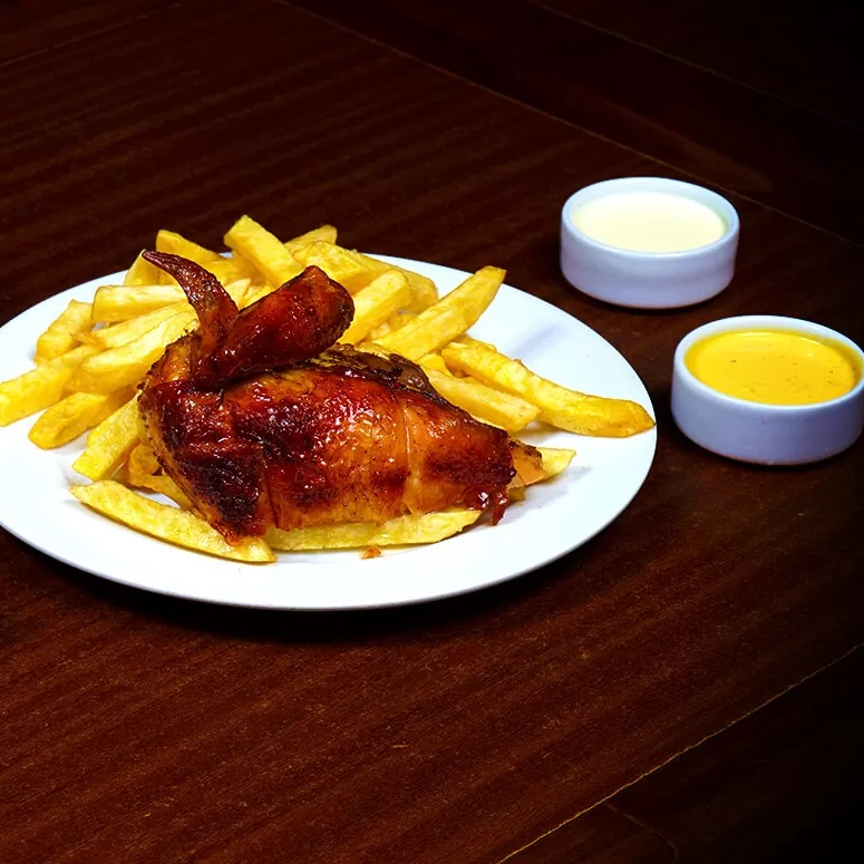 CUARTO DE POLLO + PAPAS + BEBIDA+ HELADO PERSONAL