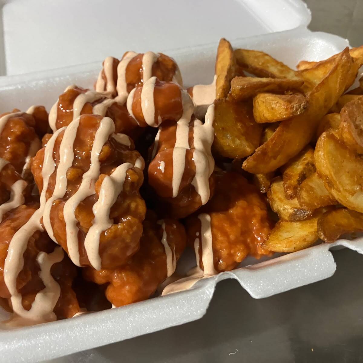 Boneless con Papas 8 pzas