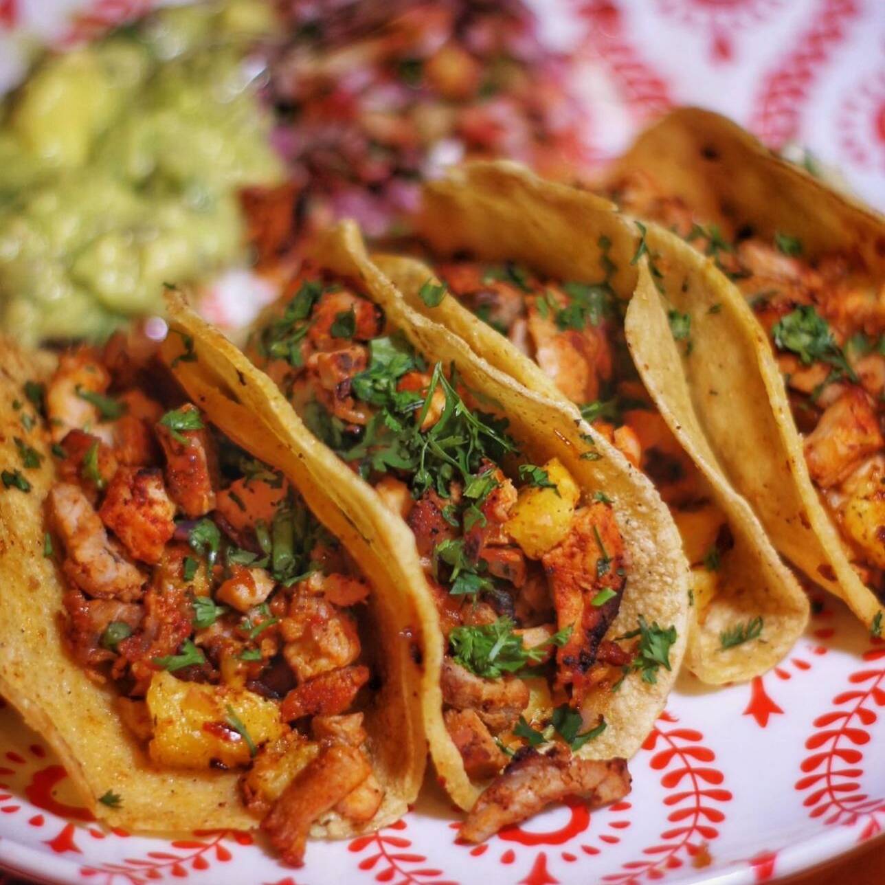 Tacos de cerdo al pastor x4