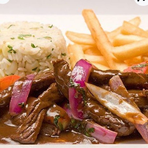 CHAUFA CON LOMO SALTADO