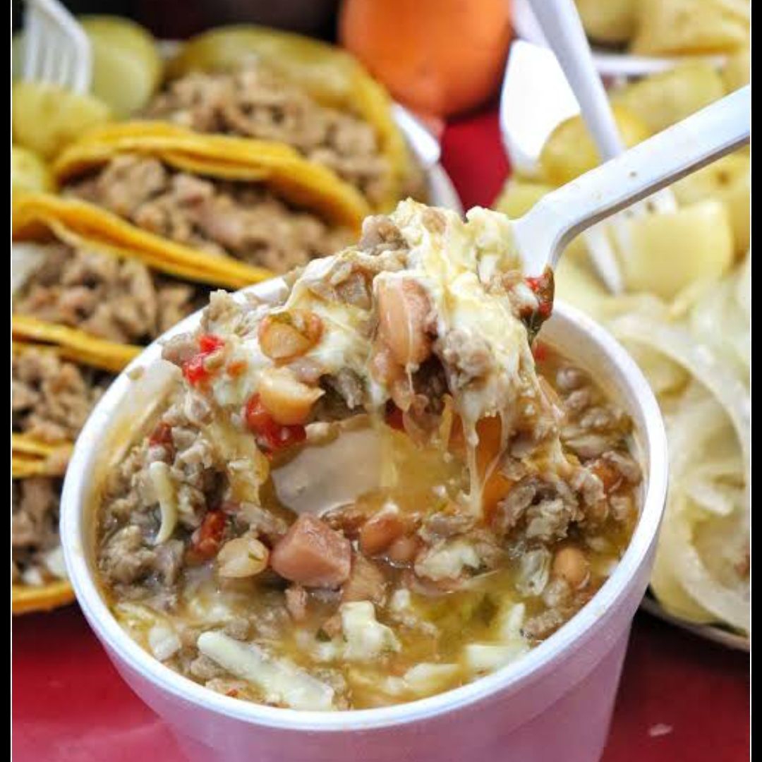 Frijoles con Carne y Queso