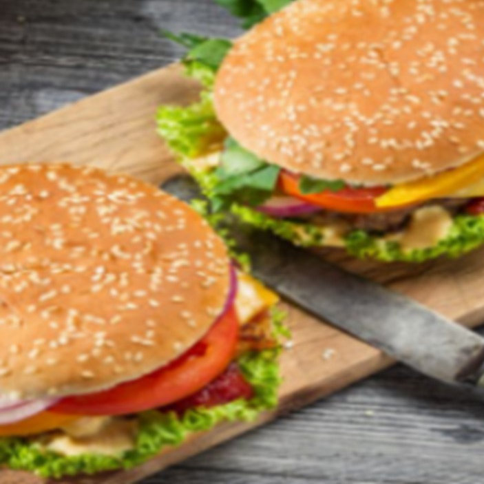 Hamburguesa de Pollo con Pepinillos