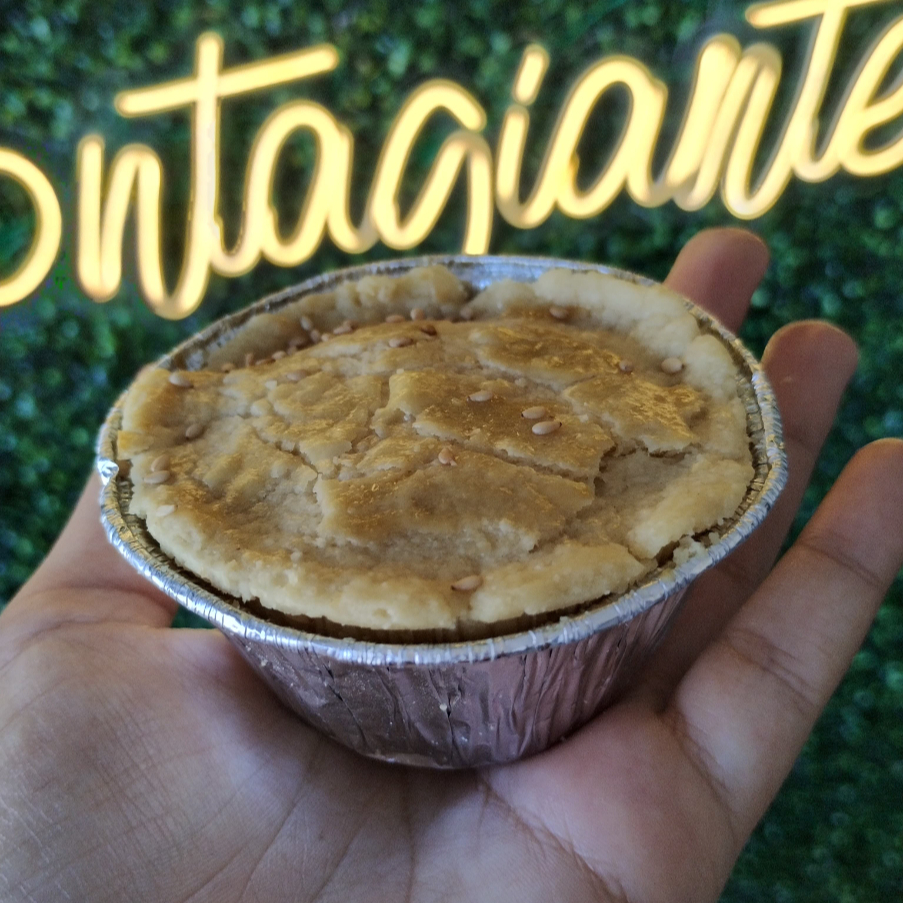 Massa amanteigada com recheio cremoso de frango