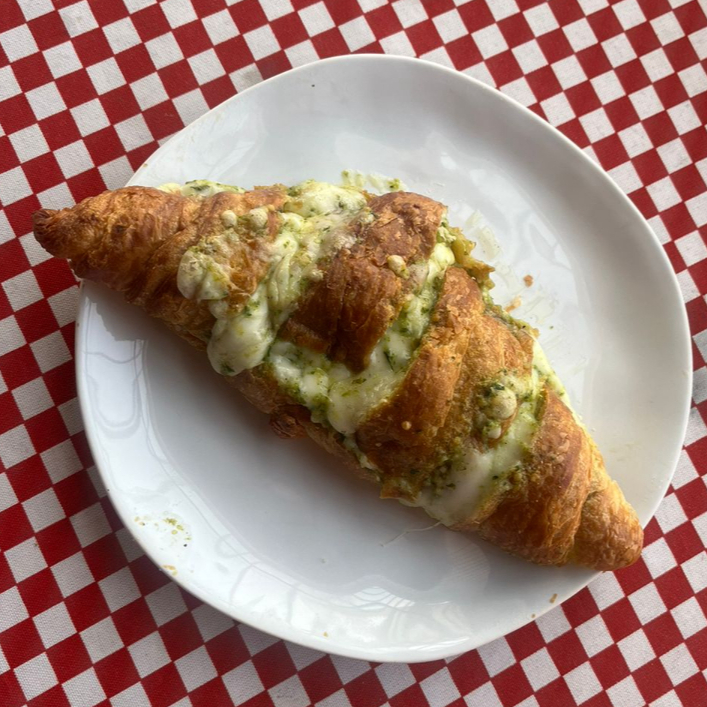 Croissant Pesto