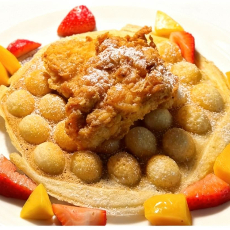 POLLO FRITO CON WAFFLES