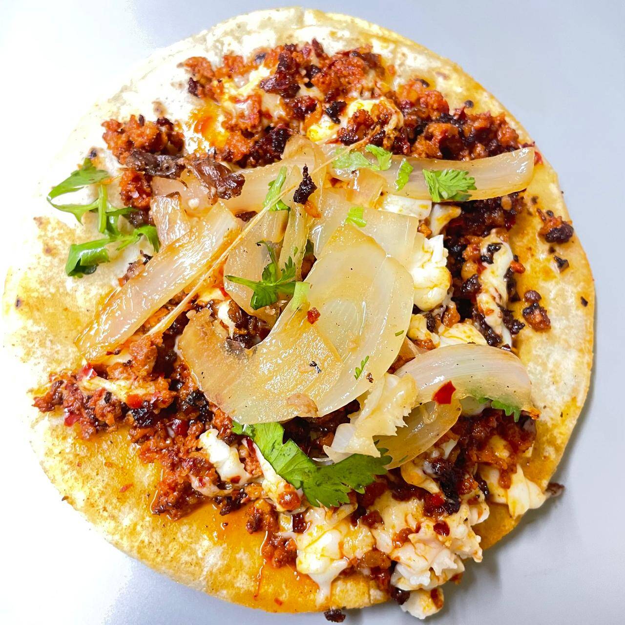 Taco de Chorizo con Queso