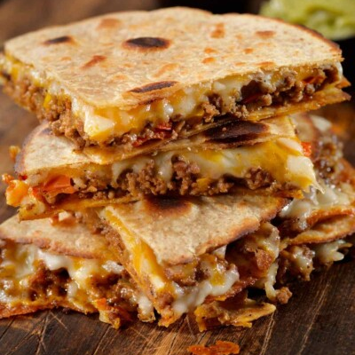 Quesadilla con Guiso