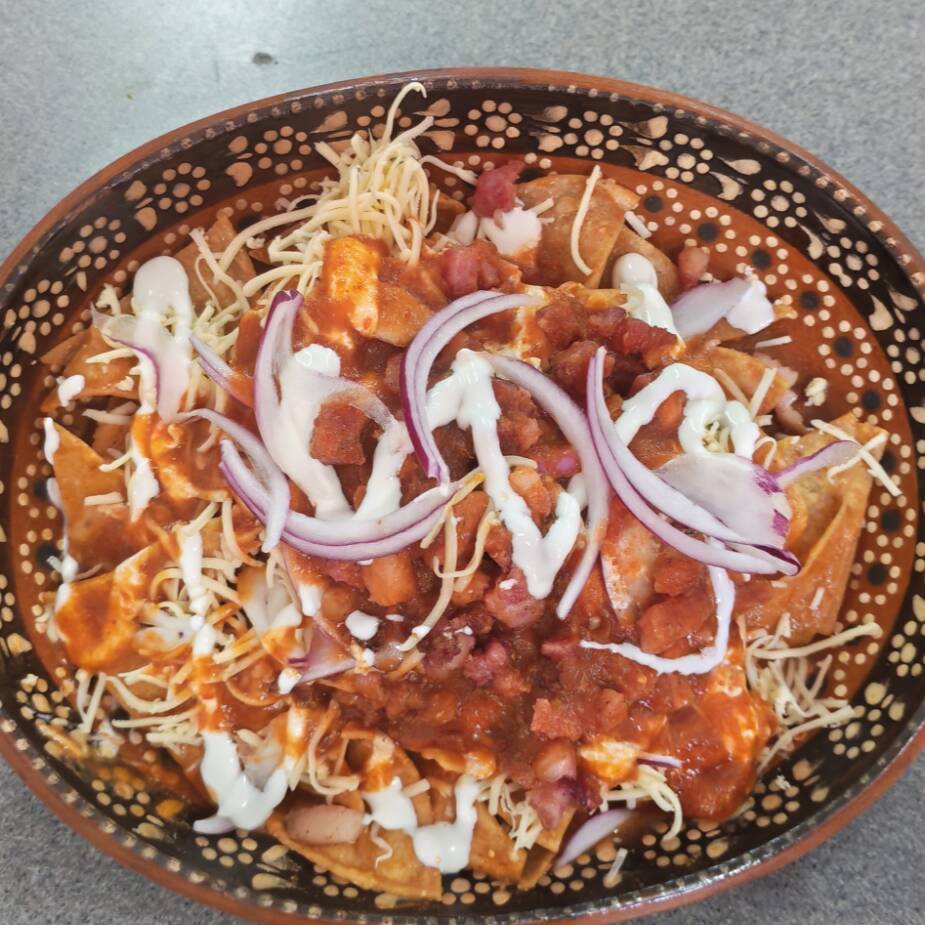 Chilaquiles con Tocino en Salsa Morita