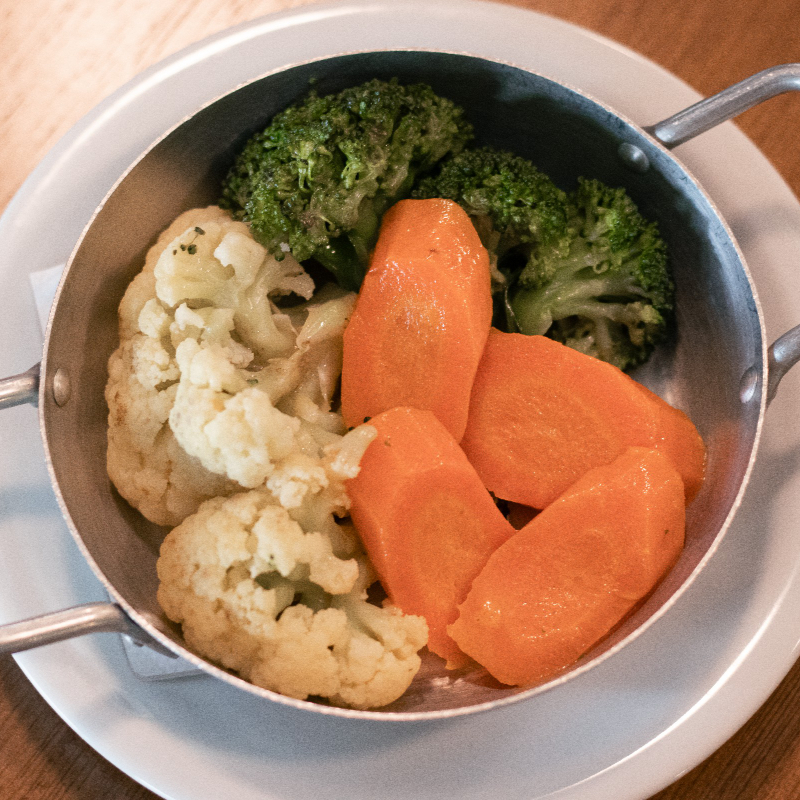 Brócolis, couve-flor e cenoura.