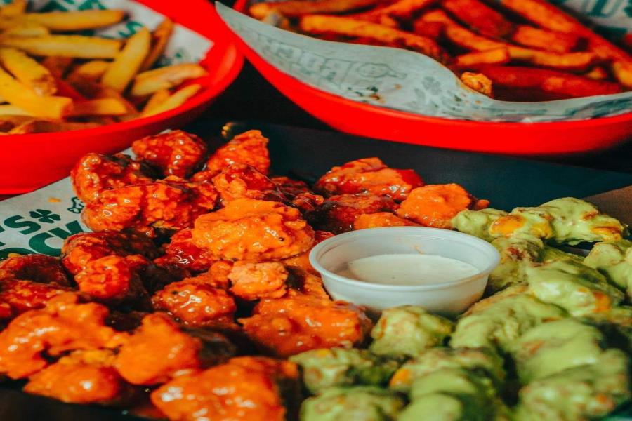 D BONELESS & FRIES