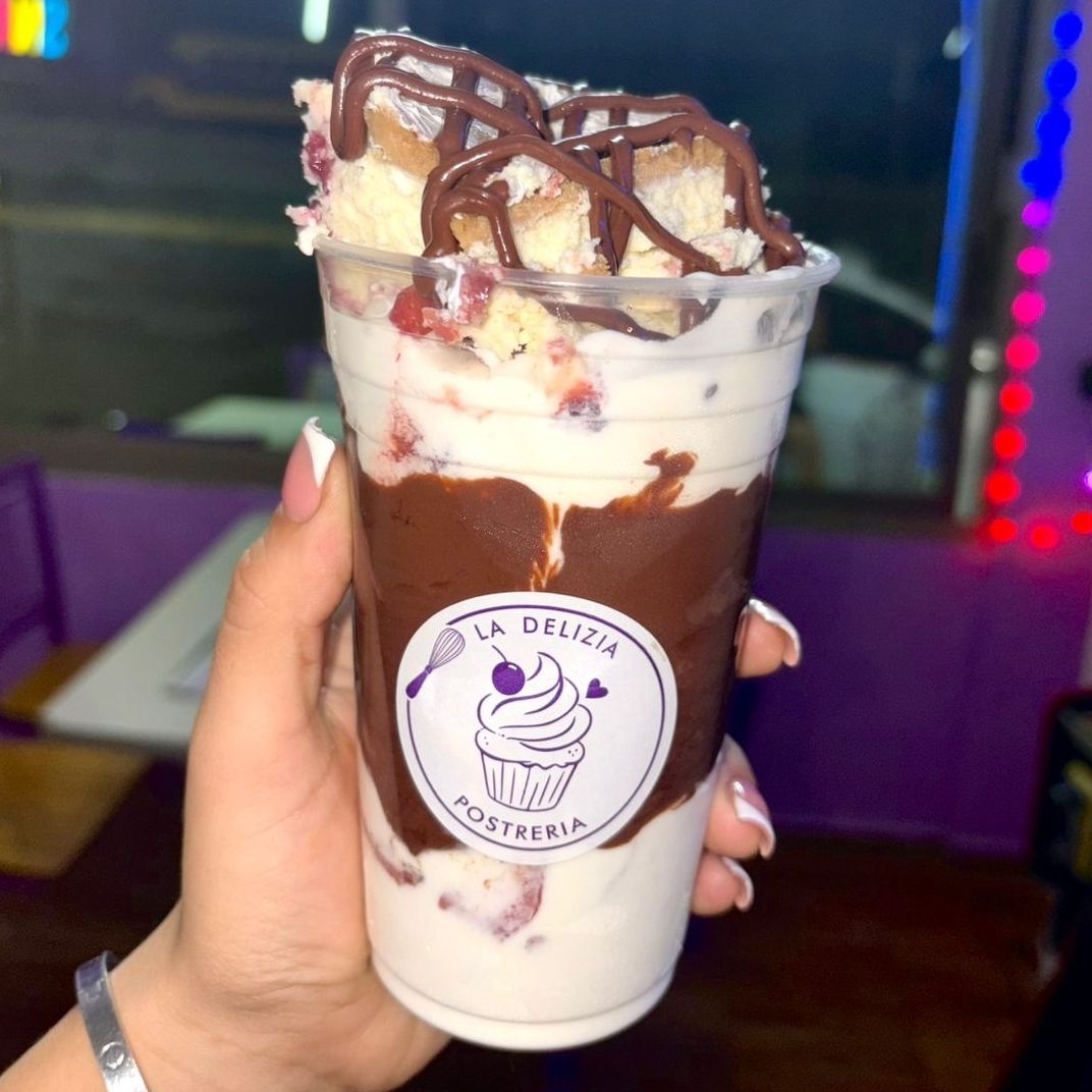 Fresas con crema +Nutella y Cheesecake 16oz