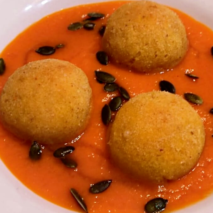 Albongiga de Papa y Queso Gorgonzola con salsa al
