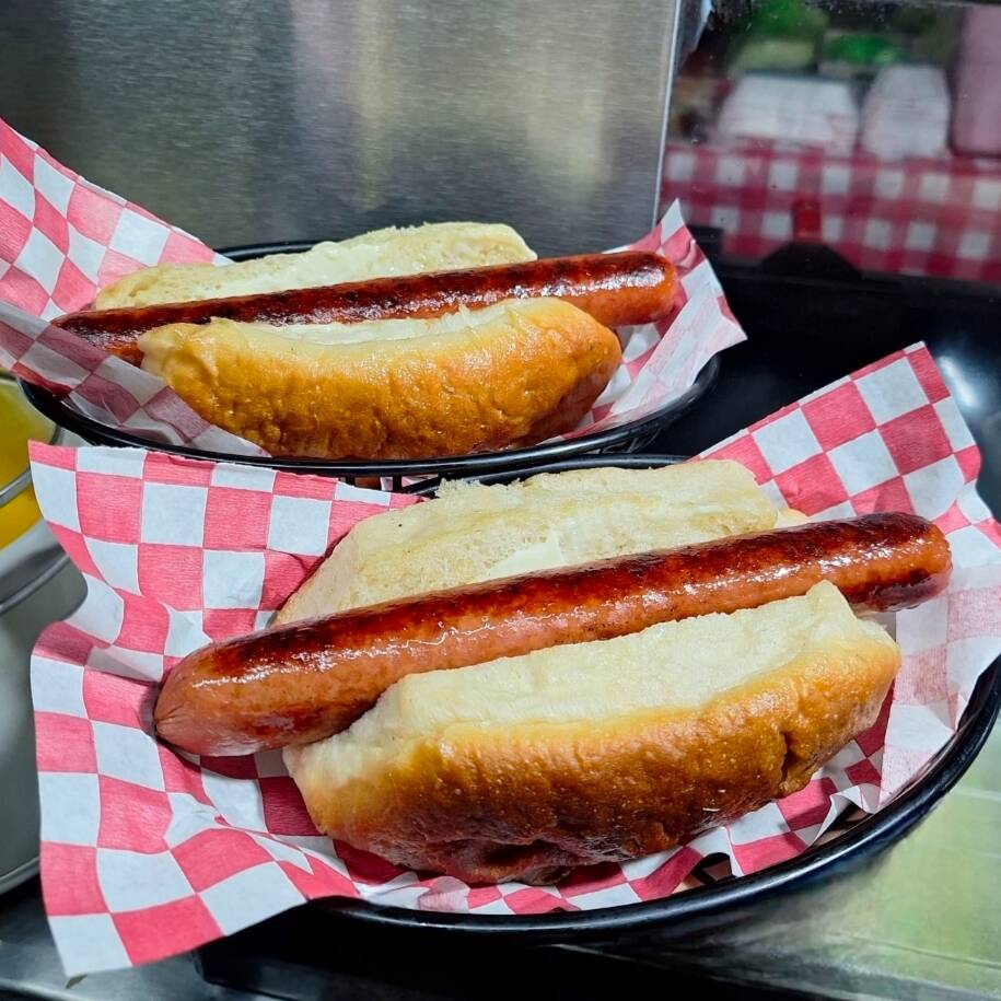 2 HotDogs Sencillos con Salchicha XL