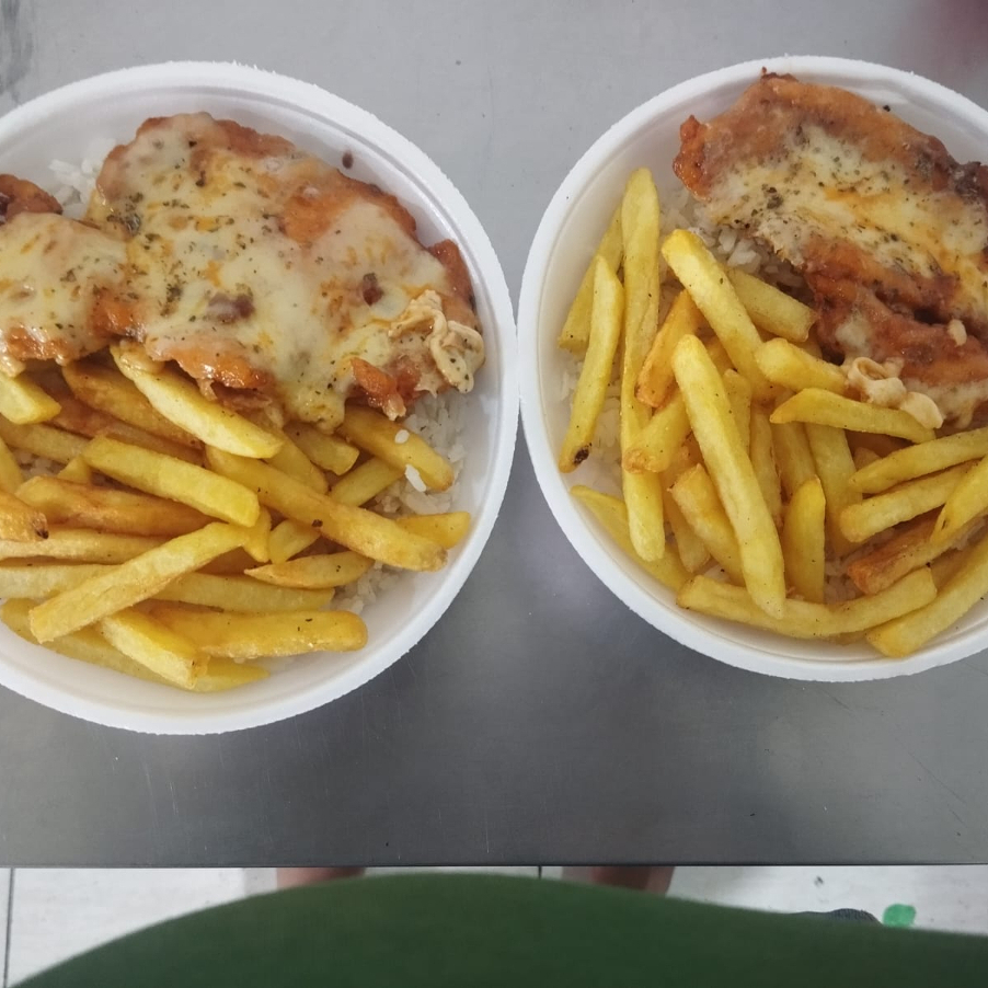 VENHA PARTICIPAR DA NOSSA PROMOÇÃO COM ESSE COMBO DIVINO, DUAS MARMITAS DE FRANGO A PARMEGIANAS COM FRITAS ACOMPANHADO DE ARROZ BRANCO SOLTINHO, FEIJÃO PRETO BEM TEMPERADO, APROVEITE!