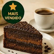 Uma fatia de bolo de chocolate + Café Gourmet Pequeno.