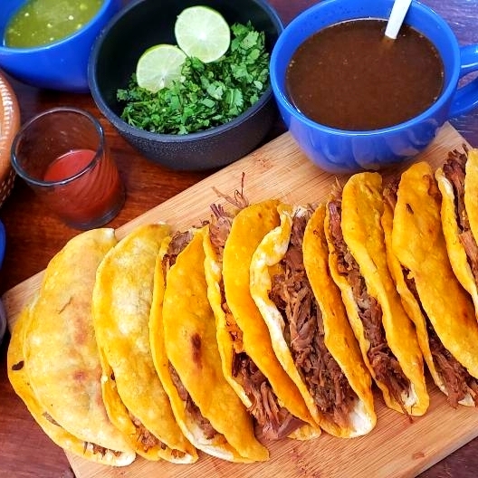 Combo Taquiza: incluye 6 tacos de maíz Flacos