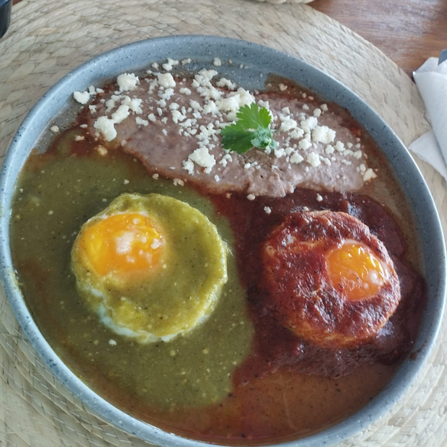 Huevos Divorciados