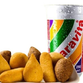 Nesse item você leva 18 salgadinhos preferidos + guaravita bem geladinho por preço imperdível! Bora espantar essa fome!? Peça já seus salgadinhos favoritos e diga Xô pra sua fome! Melhor opção para seu lanche rápido!