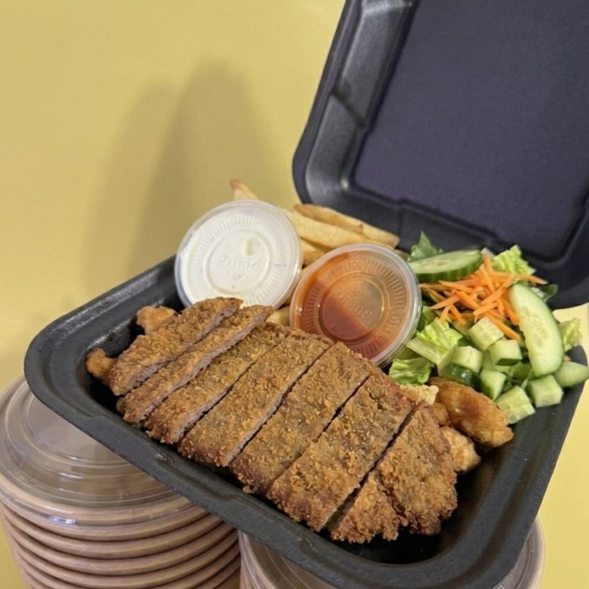 ORDEN MILANESA DE CARNE PAPAS Y ENSALDA