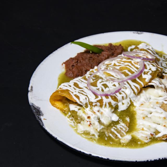 OMELETTE CON CHILAQUILES