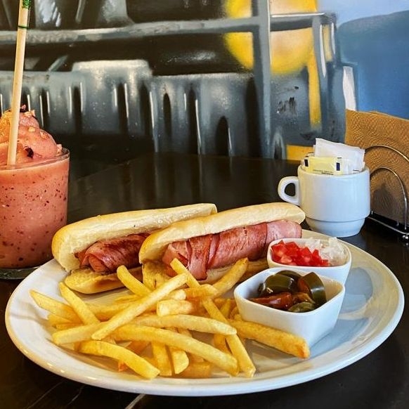 Hot Dogs Sencillos con Papas