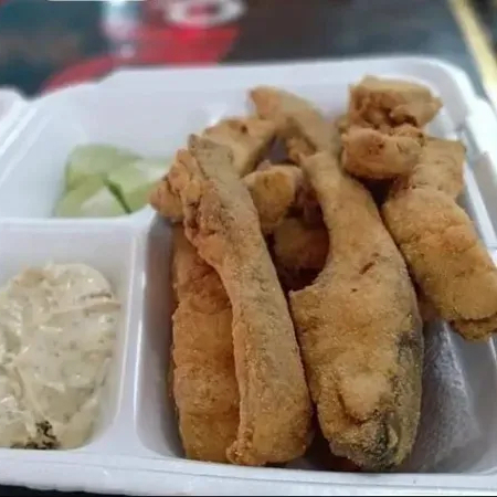 Peixe de agua doce cortado em forma de costelinhas muito saboroso.