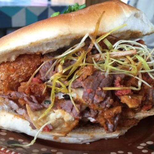 Mega Torta Chilaquiles Salsa Morena con Chicharron
