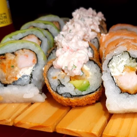 COMBO 4 SABORES + GASEOSA.
