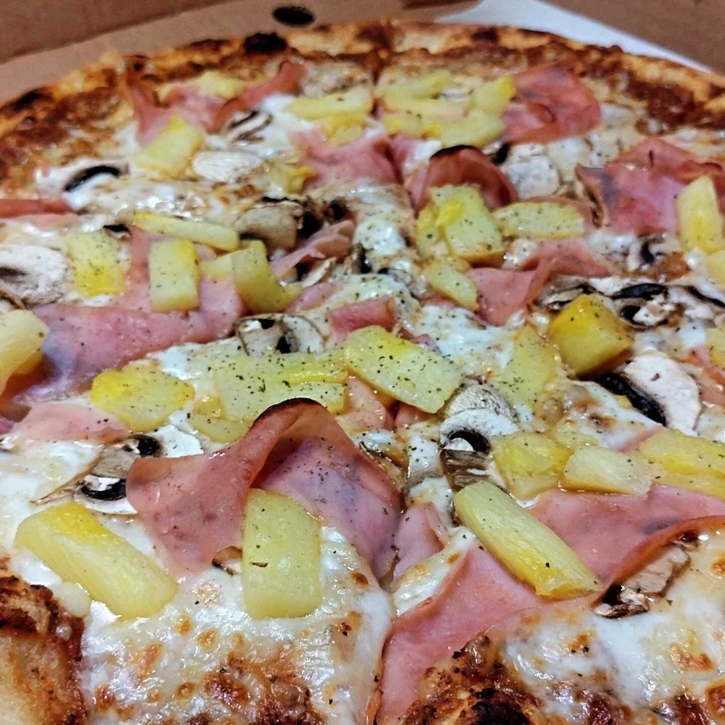 Pizza Ch. Fungi Hawaiana