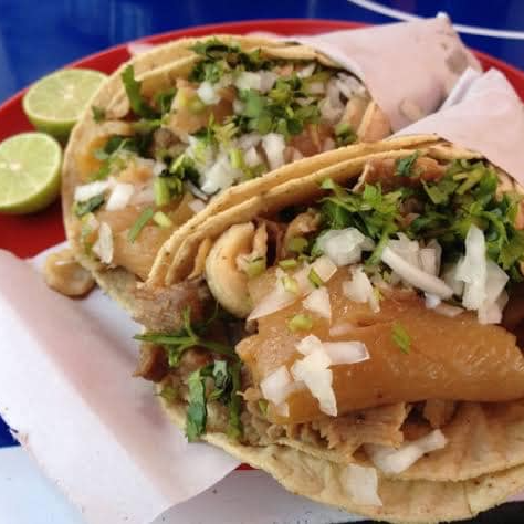 2 Tacos Especiales + Agua del día (600 ml.)
