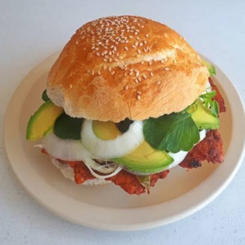 Cemita de Milanesa de Carne Enchilada