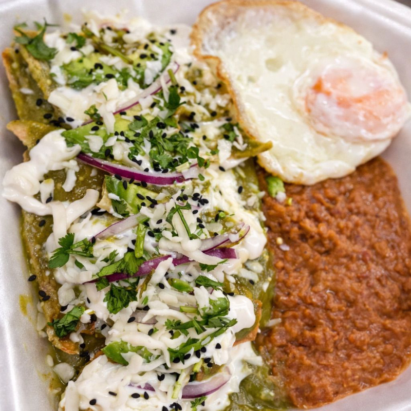 Chilaquiles Verdes Con Huevo Estrellado