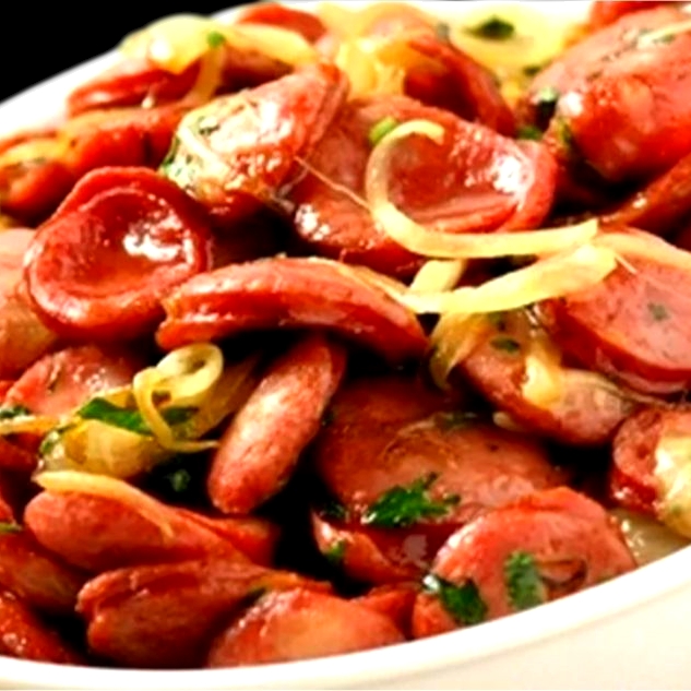 Acompanhamento: pimenta, molho rose e farofa.