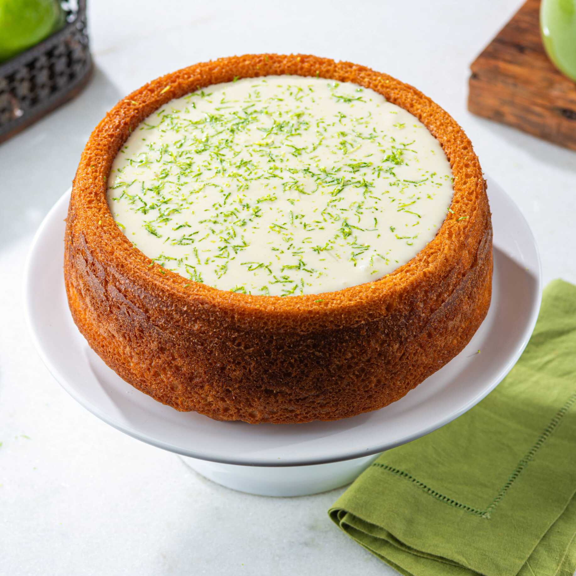 Delicioso Bolo de limão caseiro, com recheio de Mousse de limão. Imagem meramente ilustrativa.
Bolo pequeno serve até 8 fatias
Bolo grande serve até 16 fatias