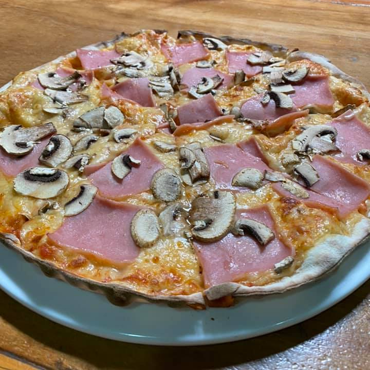 2 Pizzas Medianas 1 Pepperoni 1 Jamon