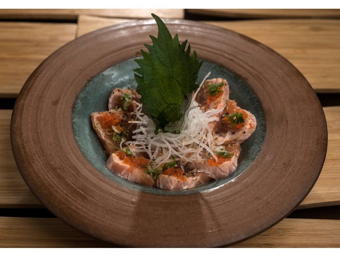 Sashimi selado com molho ponzu (8 fatias)