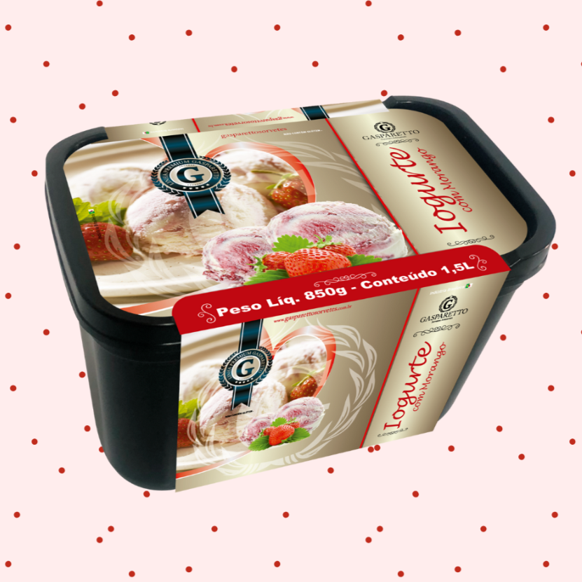 Sorvete artesanal Gasparetto sabor iogurte com calda de morango e pedaços da fruta. Pote 1,5L.