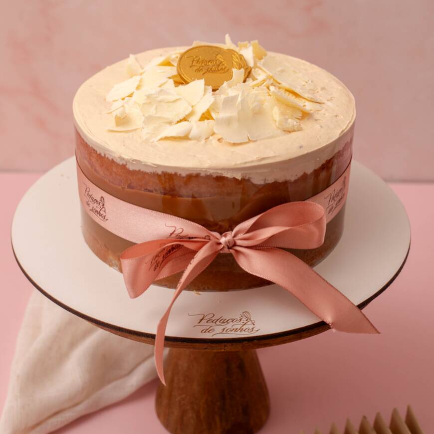 Massa de pão de ló, recheio de Doce de Leite e Mousse de Doce de Leite. Aprox. 1kg