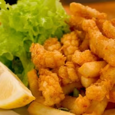 Refeição acompanha : Arroz, feijão e saladinha