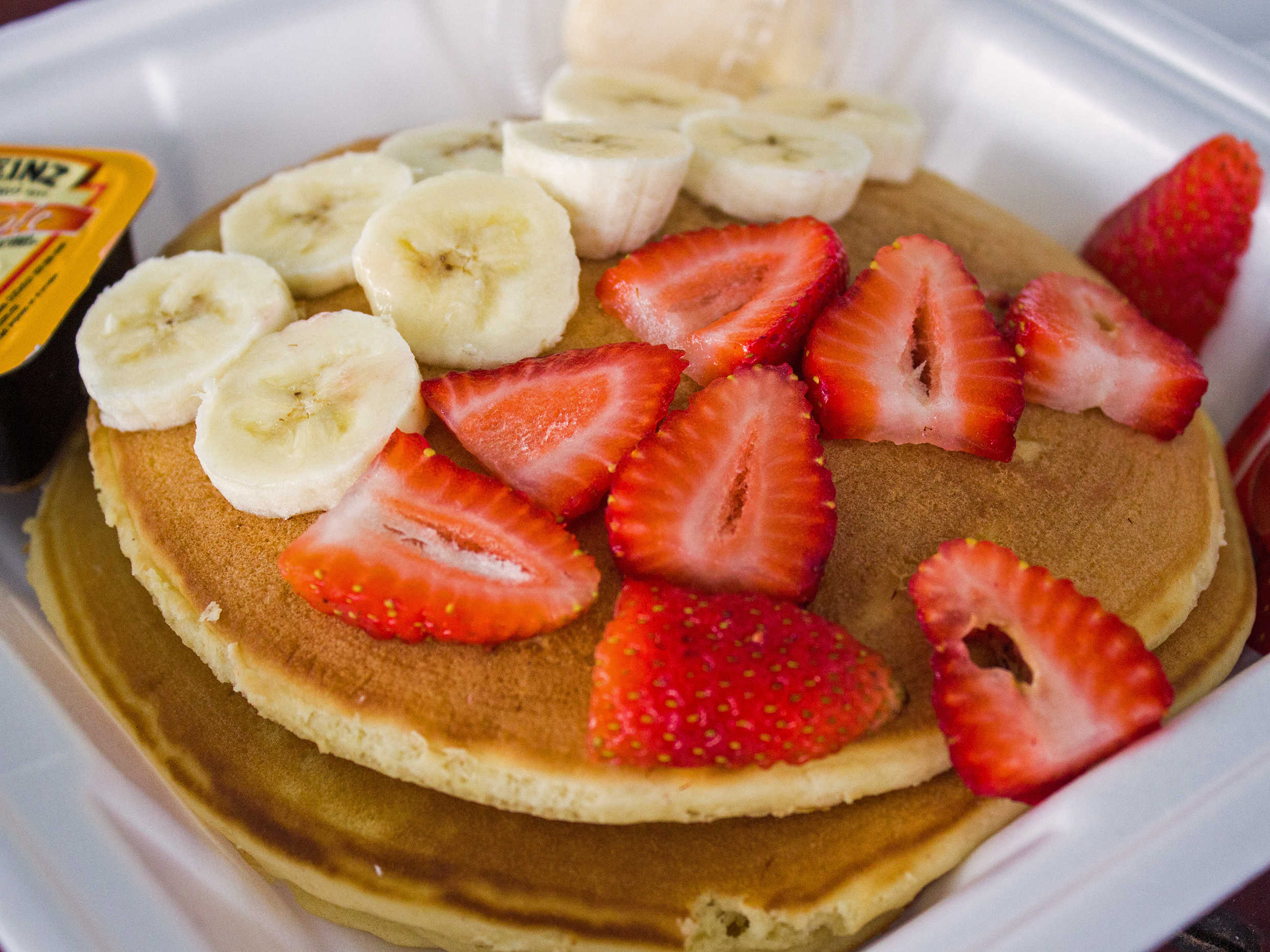 Hot Cakes + Jugo de Naranja 500 ml