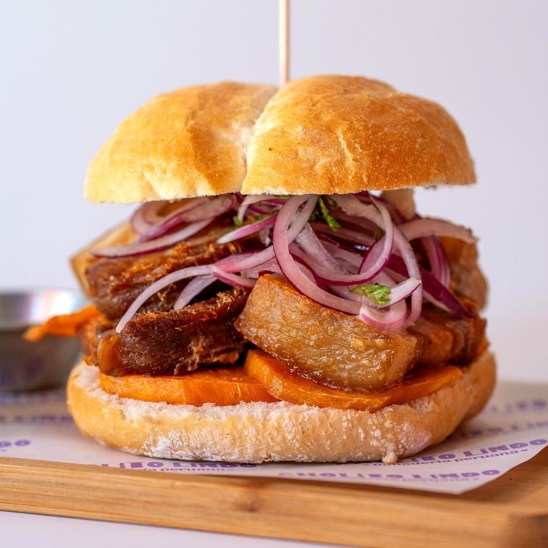 PAN CON Chicharrón de Chancho